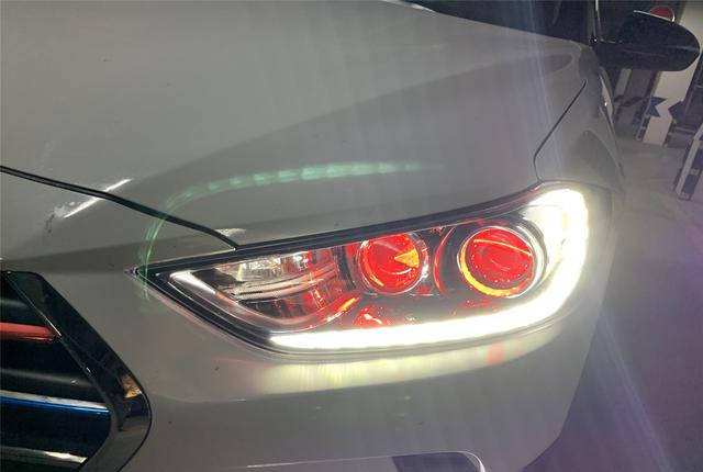 led车灯带透镜和不带透镜的区别(led车灯带透镜和不带透镜的区别是什么)